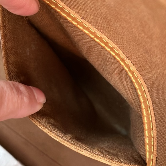 LOUIS VUITTON Ellipse in fabulous pre-loved condition. Authenticated - Picture 8 of 17